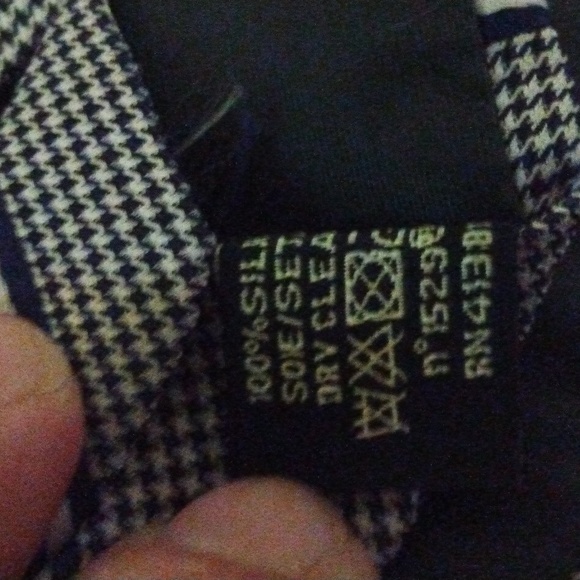 Lauren Ralph Lauren 100% Silk Tie - Picture 4 of 5